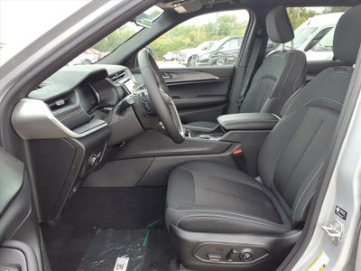 2025 Jeep Grand Cherokee GRAND CHEROKEE LAREDO X 4X4