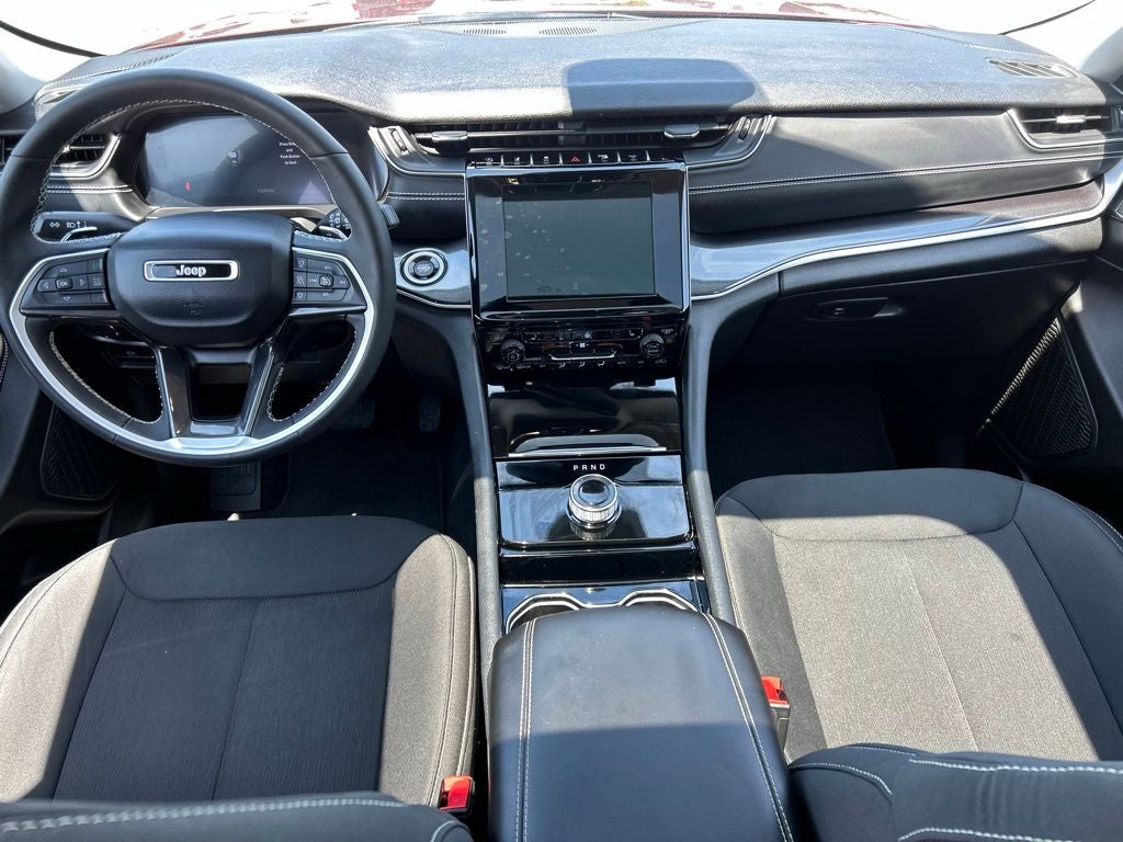 2023 Jeep Grand Cherokee Laredo 4x4