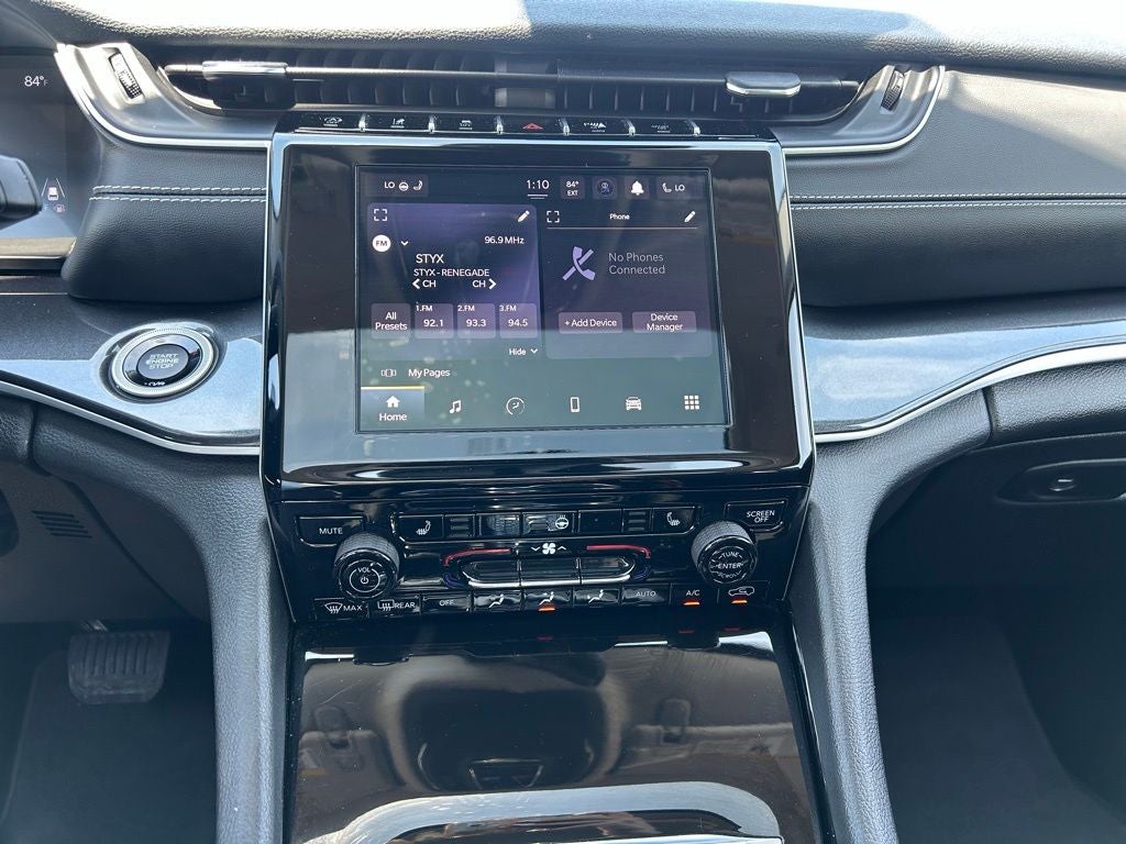 2023 Jeep Grand Cherokee Laredo 4x4