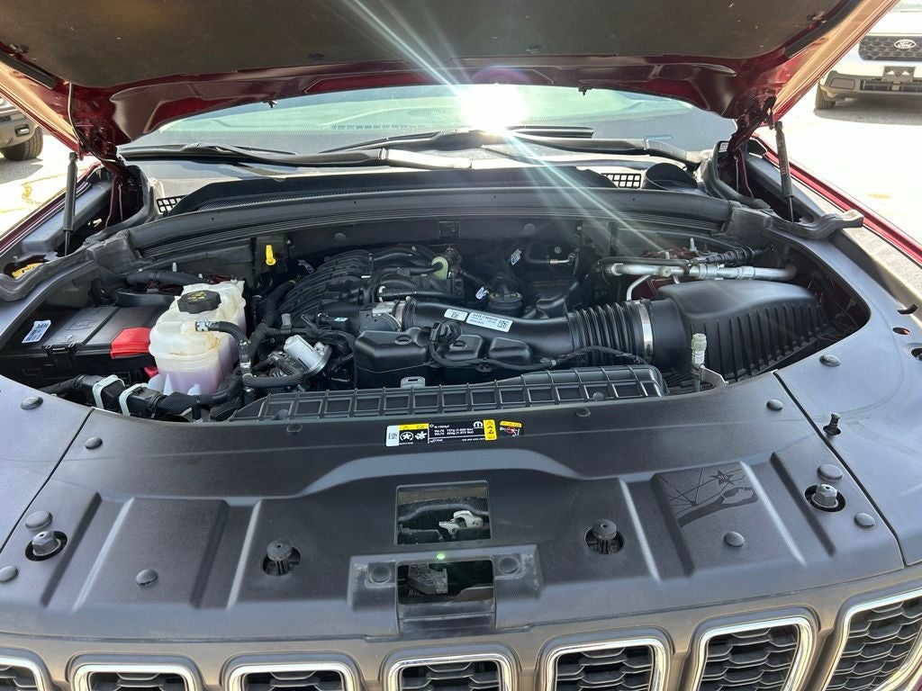 2023 Jeep Grand Cherokee Laredo 4x4
