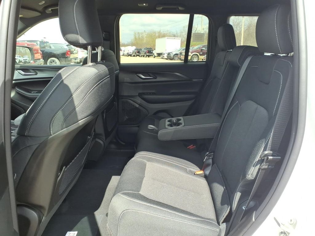 2026 Jeep Grand Cherokee GRAND CHEROKEE LAREDO 4X4