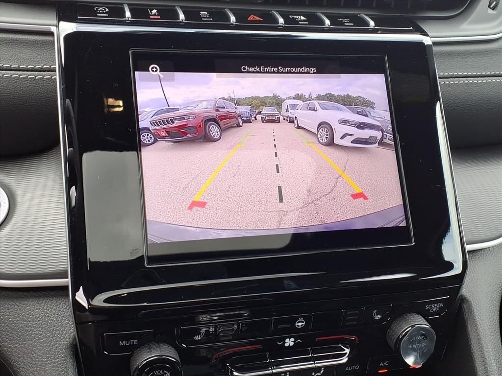 2025 Jeep Grand Cherokee GRAND CHEROKEE LAREDO X 4X4