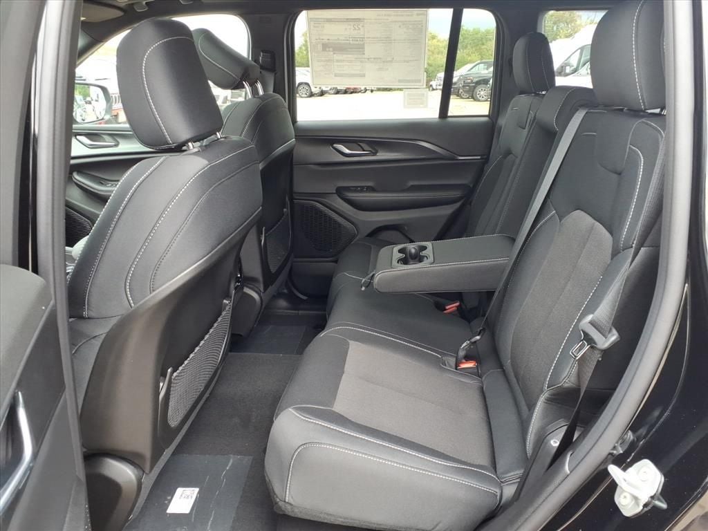 2025 Jeep Grand Cherokee GRAND CHEROKEE LAREDO X 4X4