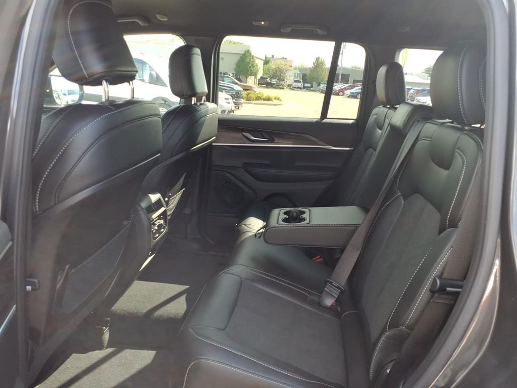 2026 Jeep Grand Cherokee GRAND CHEROKEE LAREDO ALTITUDE 4X4