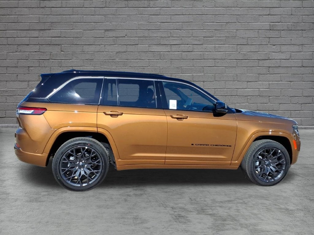 2027 Jeep Grand Cherokee GRAND CHEROKEE SUMMIT 4X4