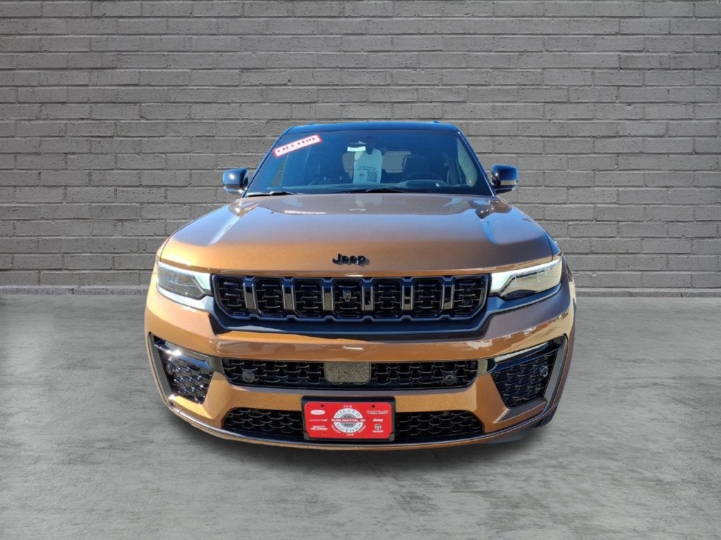 2027 Jeep Grand Cherokee GRAND CHEROKEE SUMMIT 4X4