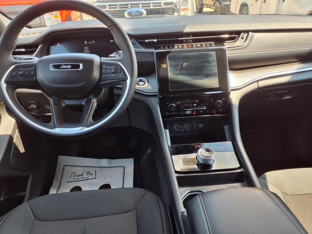 2025 Jeep Grand Cherokee GRAND CHEROKEE L LAREDO 4X4