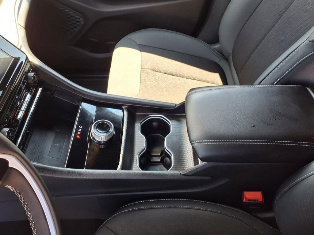 2025 Jeep Grand Cherokee GRAND CHEROKEE L LAREDO 4X4