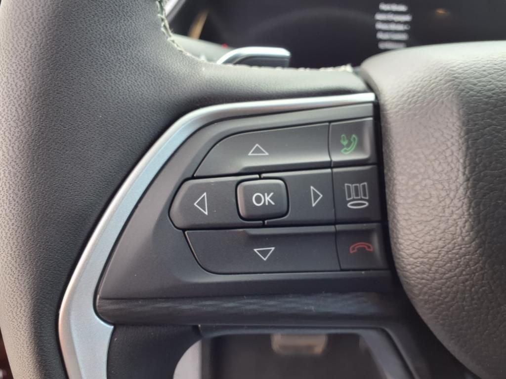 2025 Jeep Grand Cherokee GRAND CHEROKEE L LAREDO 4X4