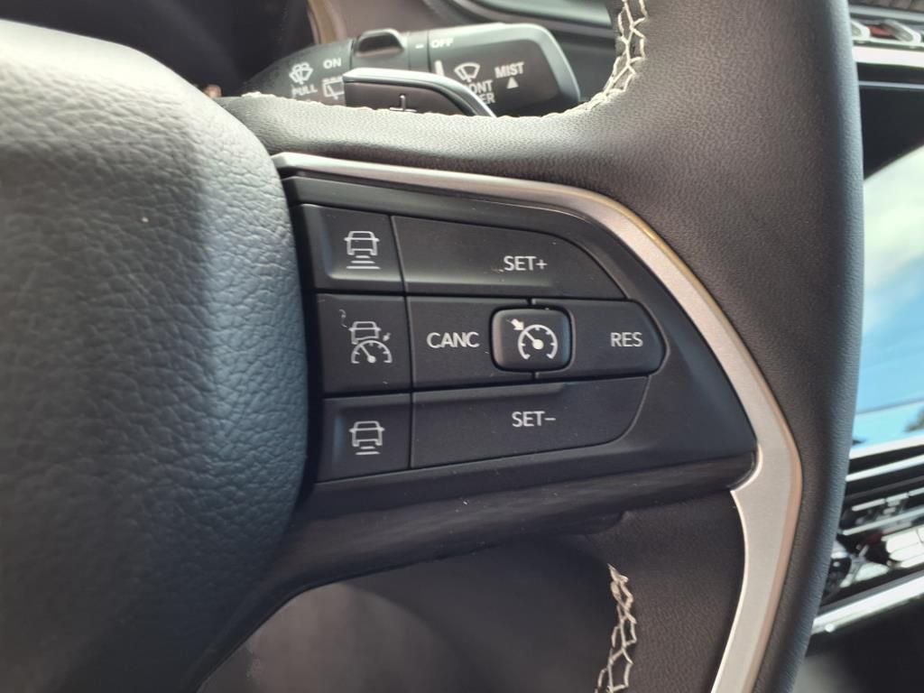 2025 Jeep Grand Cherokee GRAND CHEROKEE L LAREDO 4X4