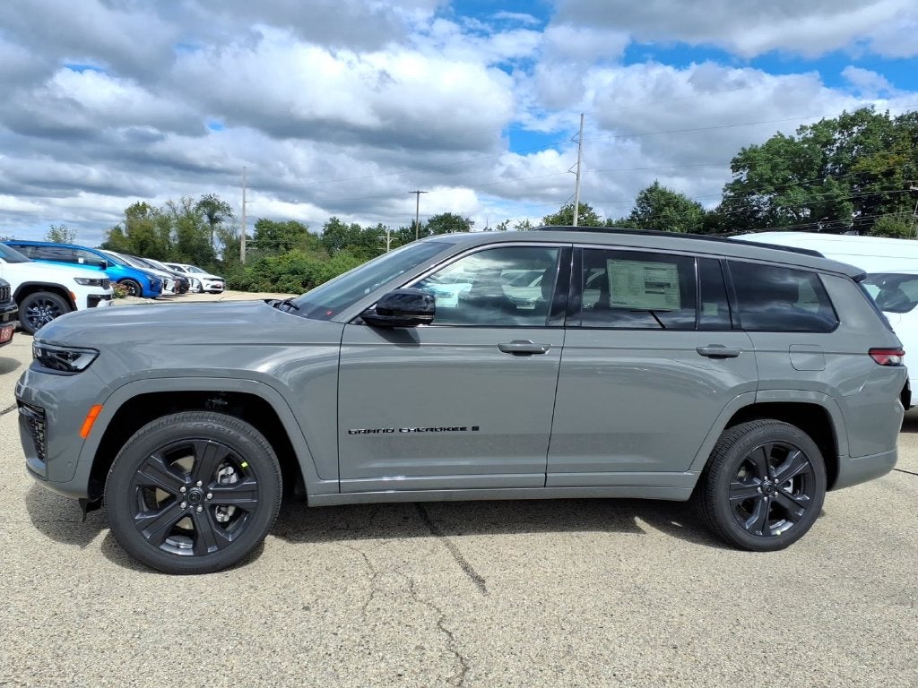 2027 Jeep Grand Cherokee GRAND CHEROKEE L LIMITED RESERVE 4X4