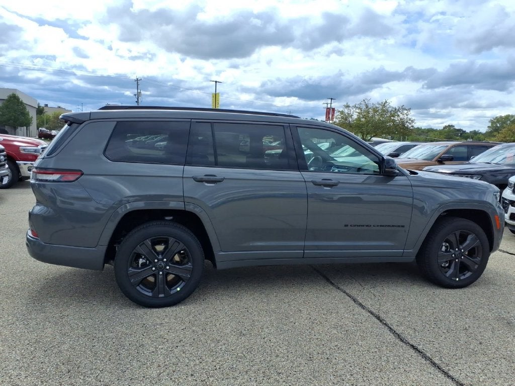 2027 Jeep Grand Cherokee GRAND CHEROKEE L LIMITED RESERVE 4X4