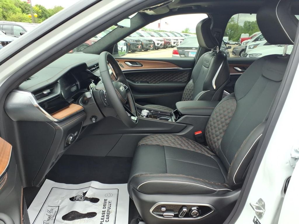 2026 Jeep Grand Cherokee GRAND CHEROKEE L SUMMIT 4X4