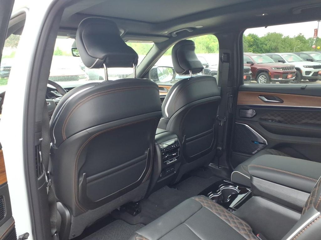 2026 Jeep Grand Cherokee GRAND CHEROKEE L SUMMIT 4X4