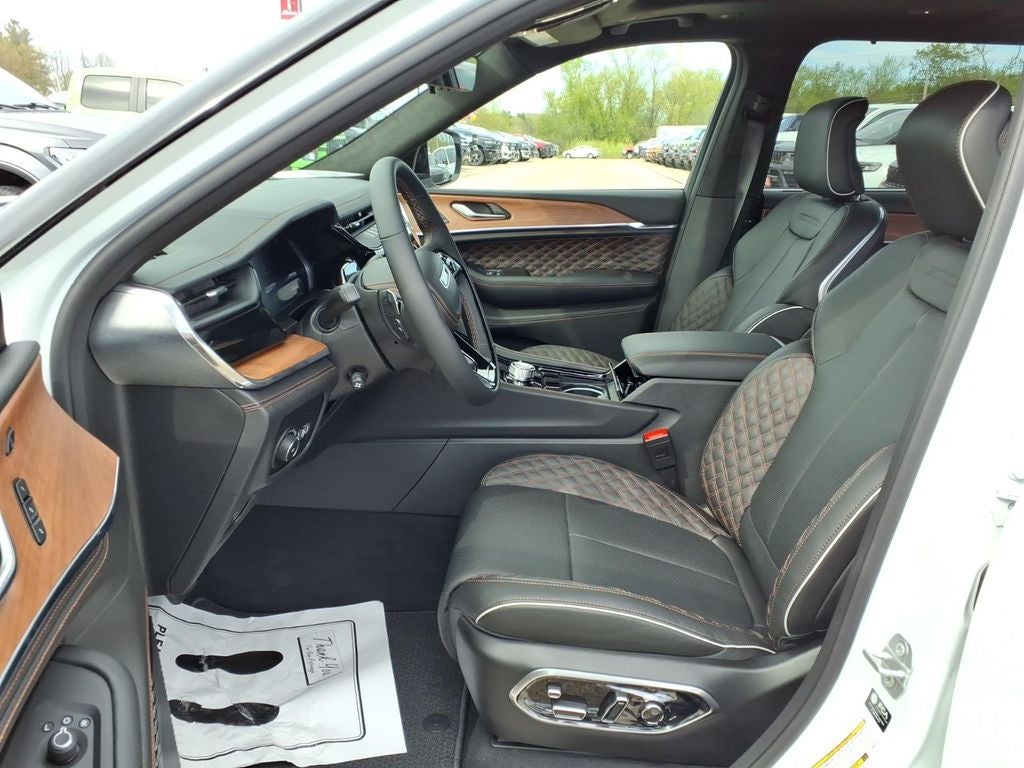 2026 Jeep Grand Cherokee GRAND CHEROKEE L SUMMIT 4X4