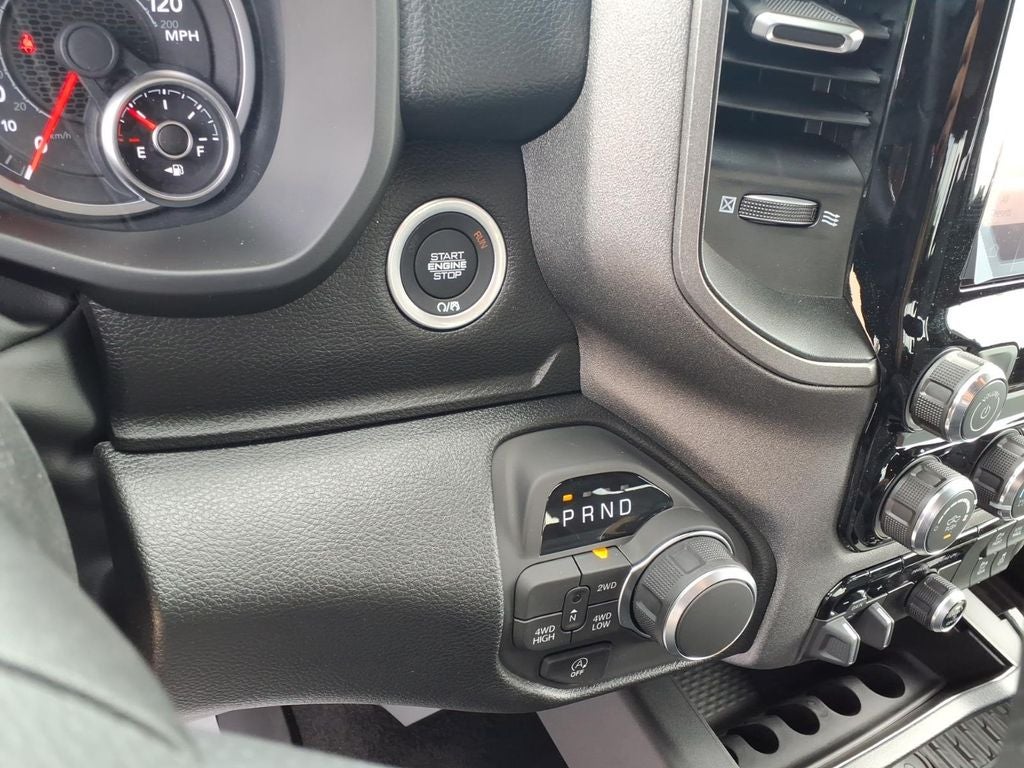 2026 RAM 1500 RAM 1500 TRADESMAN CREW CAB 4X4 5'7' BOX