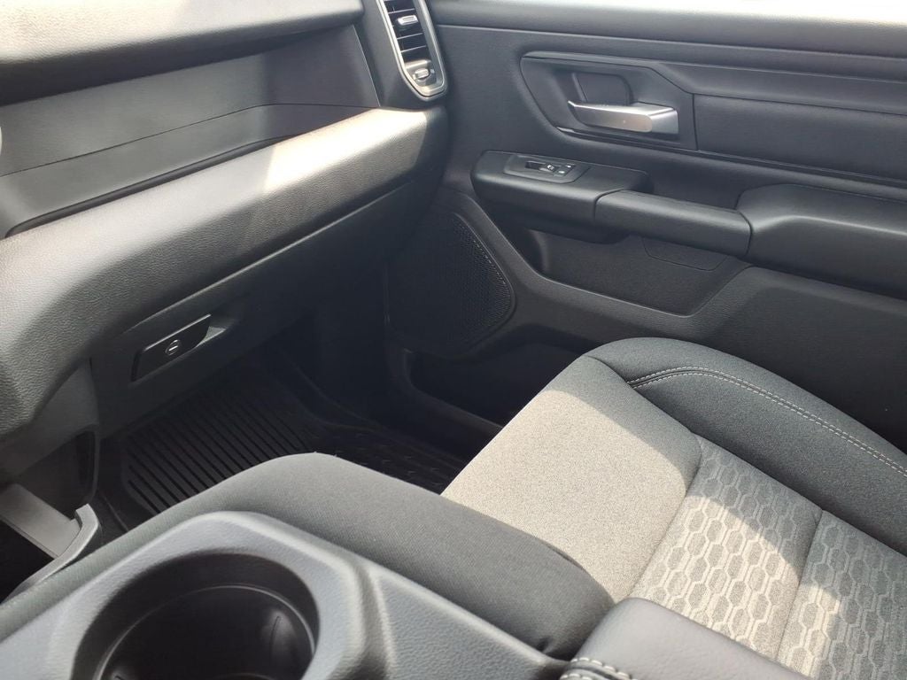 2026 RAM 1500 RAM 1500 TRADESMAN CREW CAB 4X4 5'7' BOX
