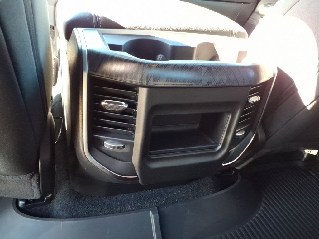 2027 RAM Ram 1500 RAM 1500 BIG HORN QUAD CAB 4X4 6'4' BOX