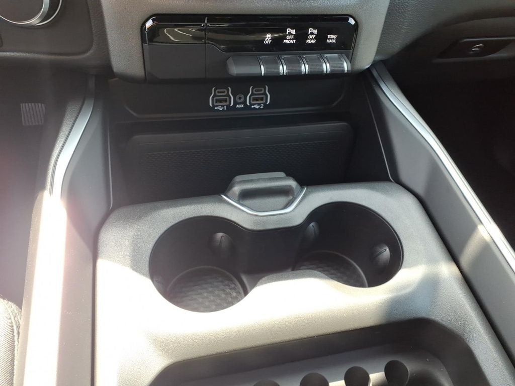 2026 RAM Ram 1500 RAM 1500 EXPRESS CREW CAB 4X4 5'7' BOX