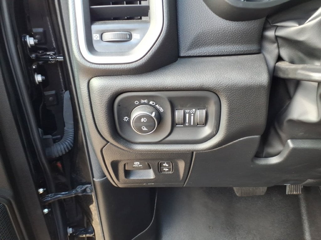 2025 RAM Ram 1500 Big Horn Crew Cab 4x4 6'4' Box