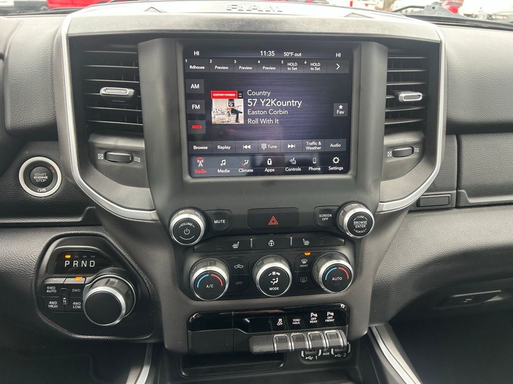 2021 RAM 1500 Big Horn Crew Cab 4x4 6'4' Box