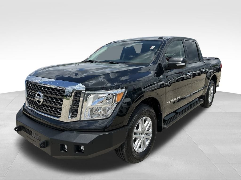 2018 Nissan TITAN SV