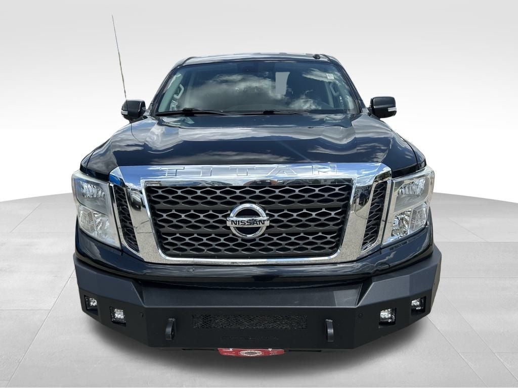 2018 Nissan TITAN SV