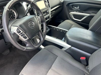 2018 Nissan TITAN SV