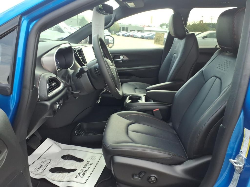 2027 Chrysler Pacifica PACIFICA SELECT