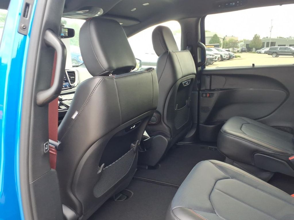 2027 Chrysler Pacifica PACIFICA SELECT