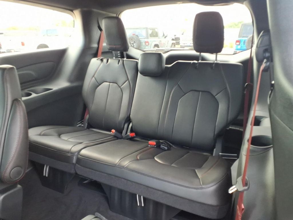 2027 Chrysler Pacifica PACIFICA SELECT