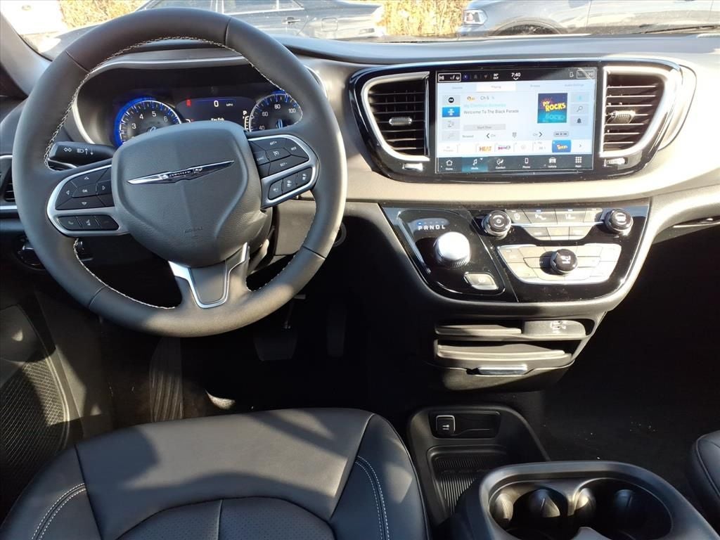 2026 Chrysler Voyager VOYAGER LX