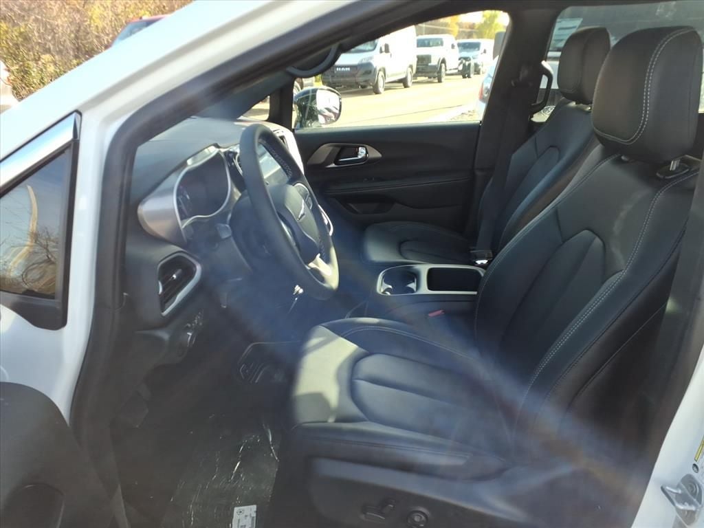 2026 Chrysler Voyager VOYAGER LX