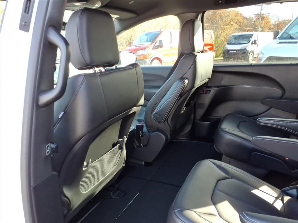 2026 Chrysler Voyager VOYAGER LX