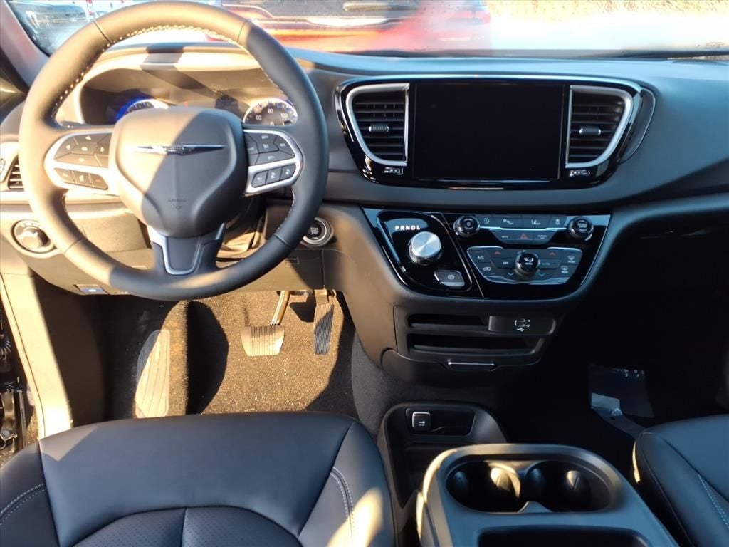 2026 Chrysler Voyager VOYAGER LX