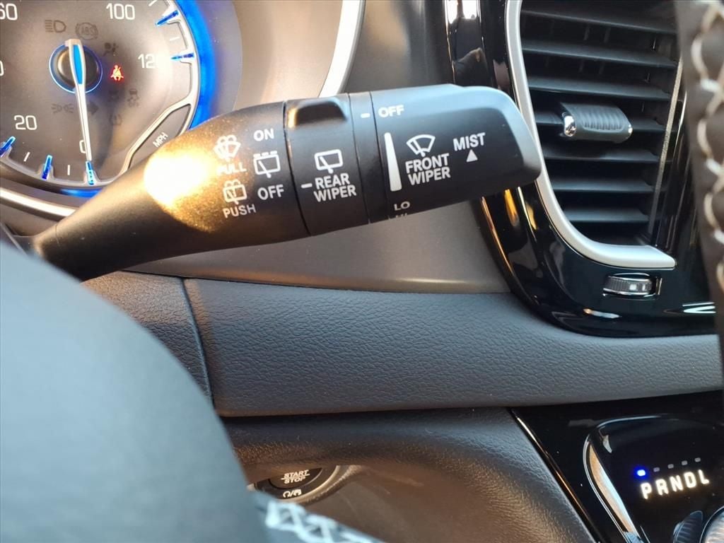 2026 Chrysler Voyager VOYAGER LX