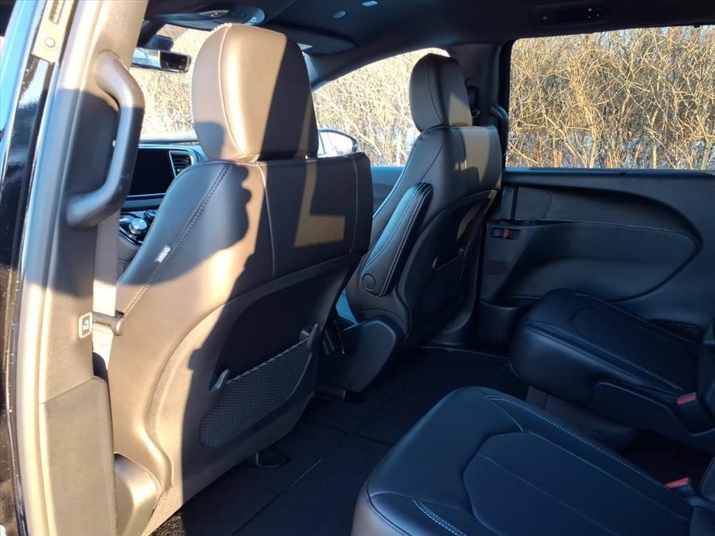 2026 Chrysler Voyager VOYAGER LX