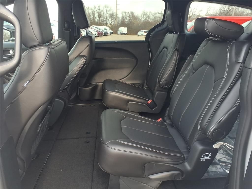 2026 Chrysler Voyager VOYAGER LX