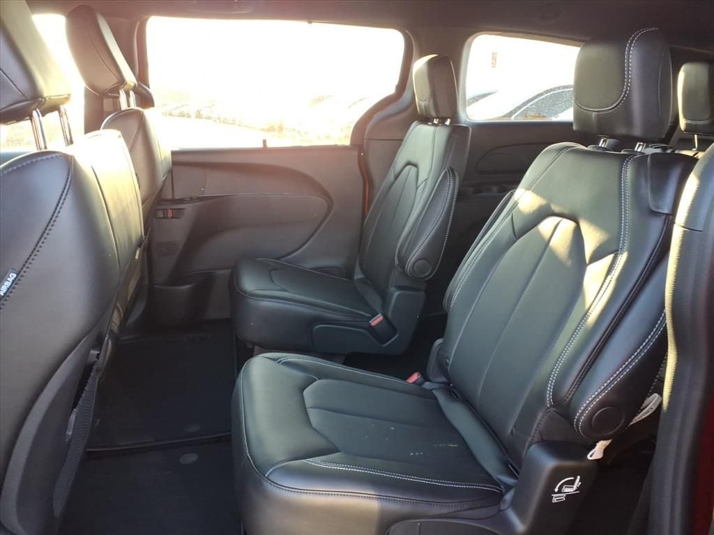 2026 Chrysler Voyager VOYAGER LX