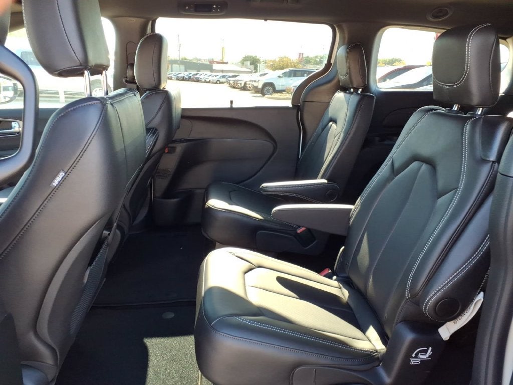 2027 Chrysler Pacifica PACIFICA LX