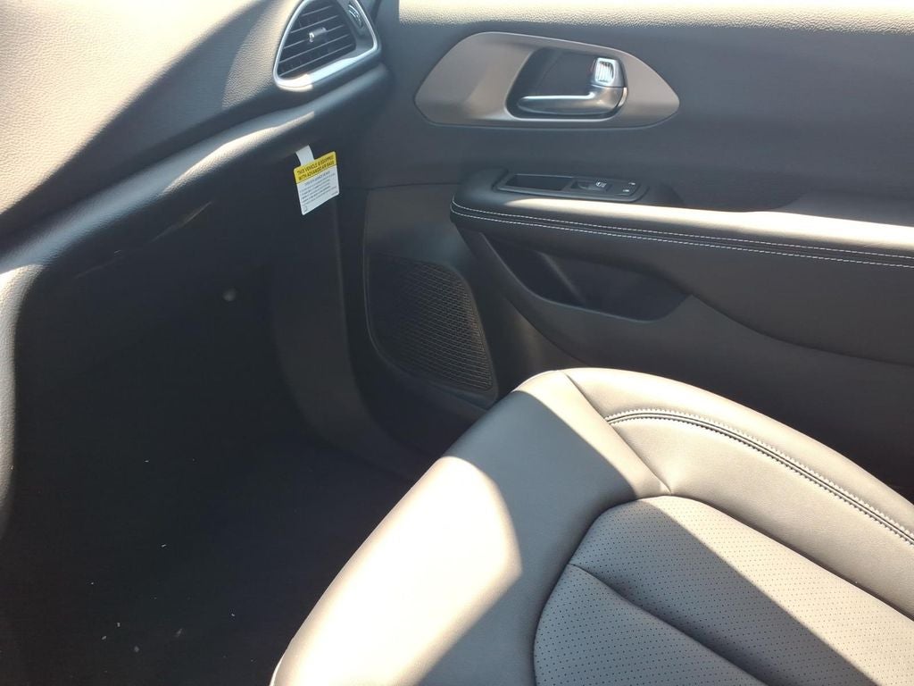 2027 Chrysler Pacifica PACIFICA LX