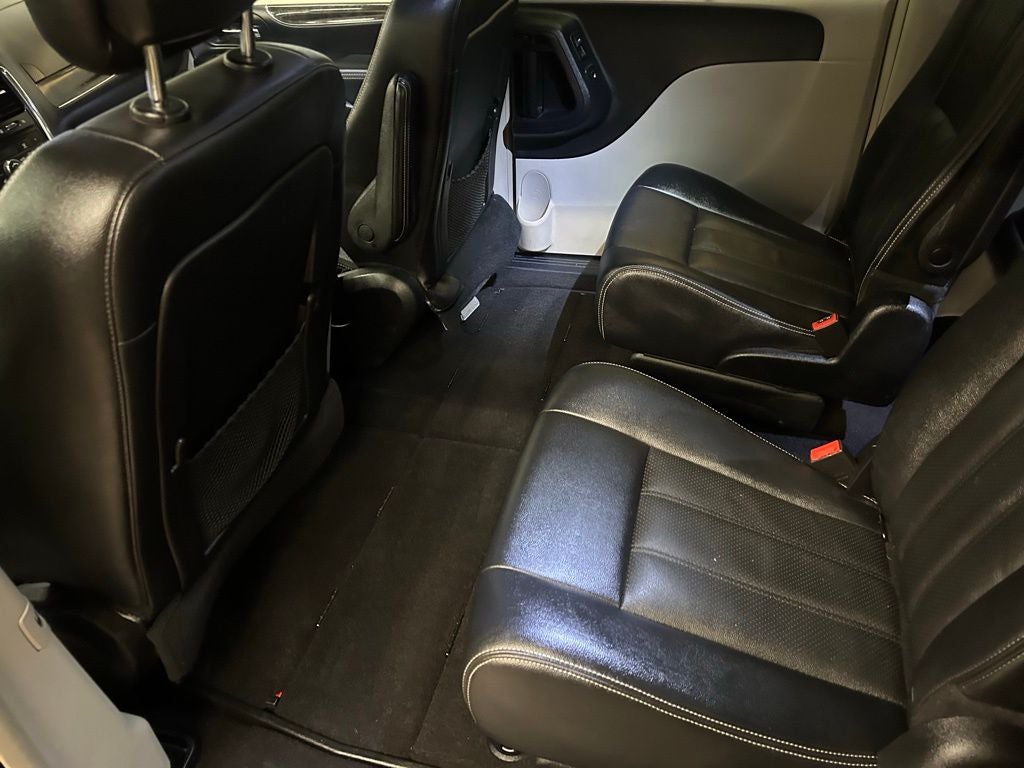 2016 Chrysler Town & Country Touring-L Anniversary Edition