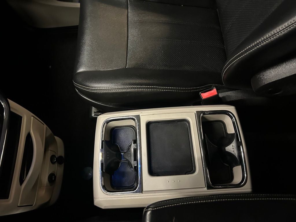 2016 Chrysler Town & Country Touring-L Anniversary Edition