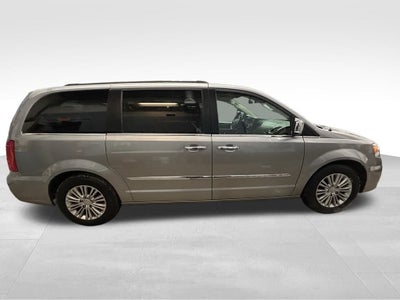 2016 Chrysler Town & Country Touring-L Anniversary Edition