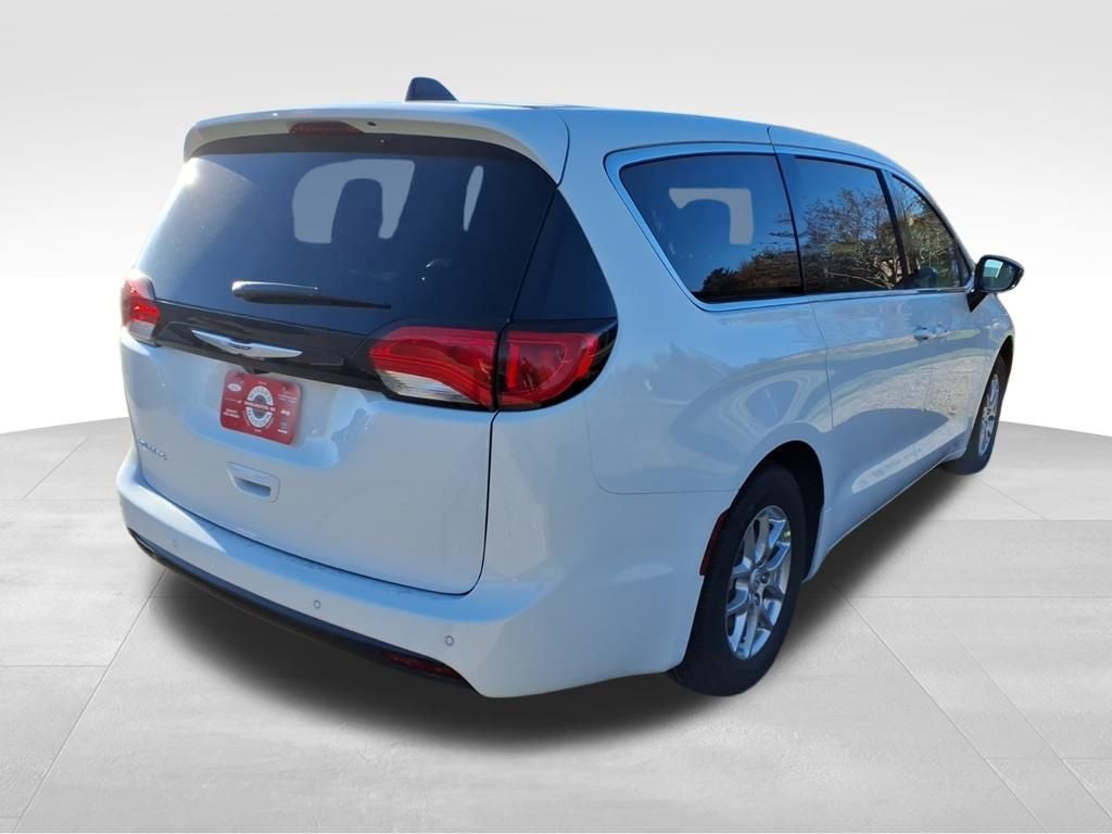 2026 Chrysler Voyager VOYAGER LX