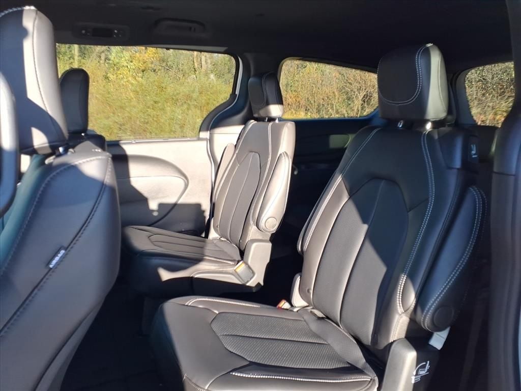 2026 Chrysler Voyager VOYAGER LX