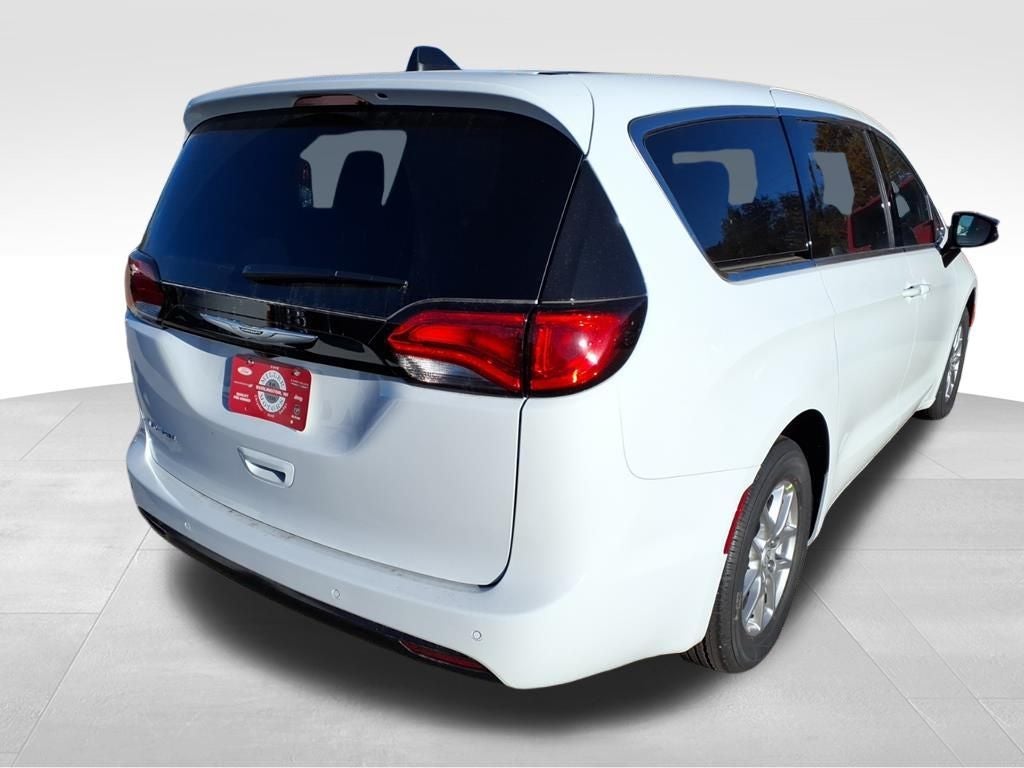 2026 Chrysler Voyager VOYAGER LX