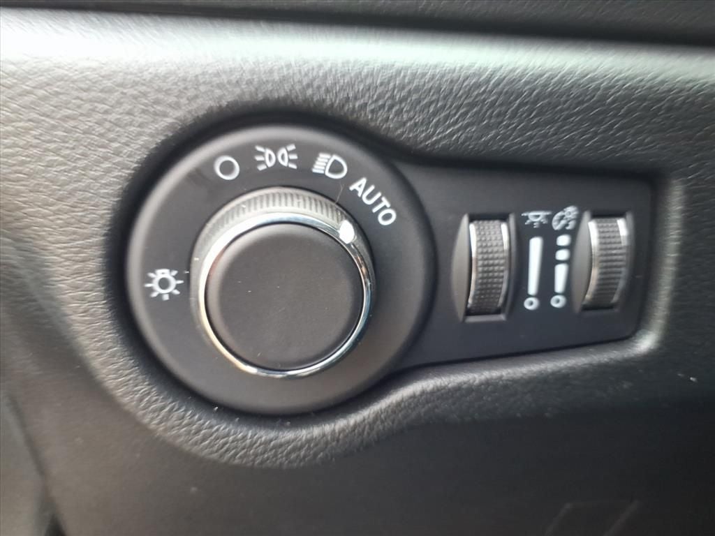 2026 Chrysler Voyager VOYAGER LX