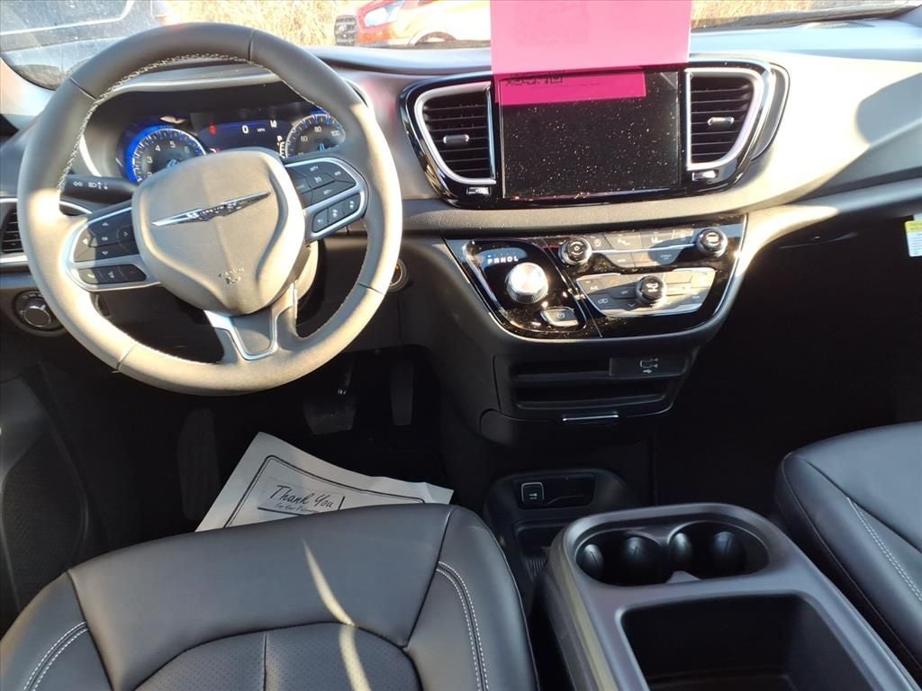 2026 Chrysler Voyager VOYAGER LX