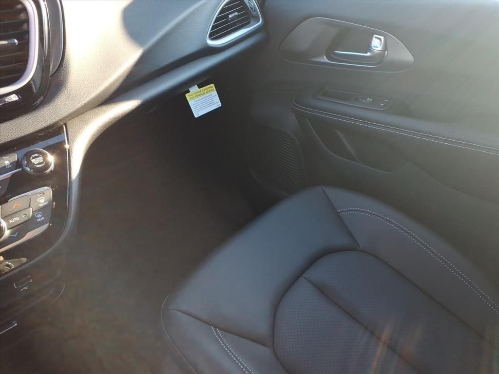 2026 Chrysler Voyager VOYAGER LX